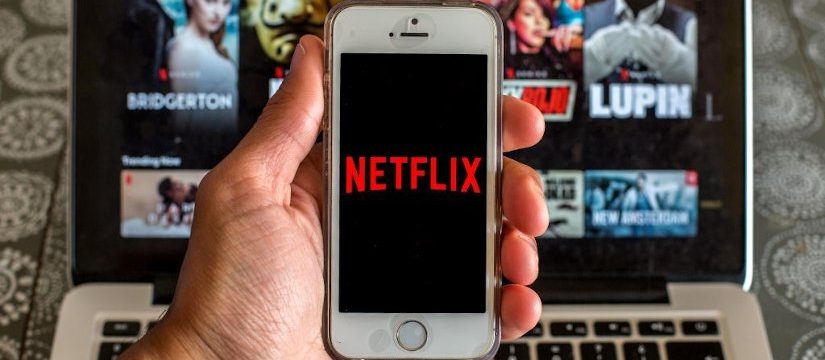 Conheça o Elenco da série: como vender drogas online da Netflix